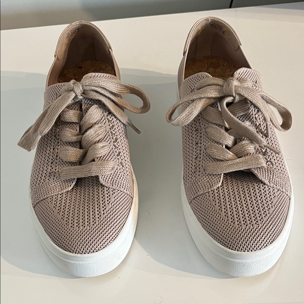 Lucky Brand Women Taupe Knit Lace-Up Sneakers Combine with style and comfort